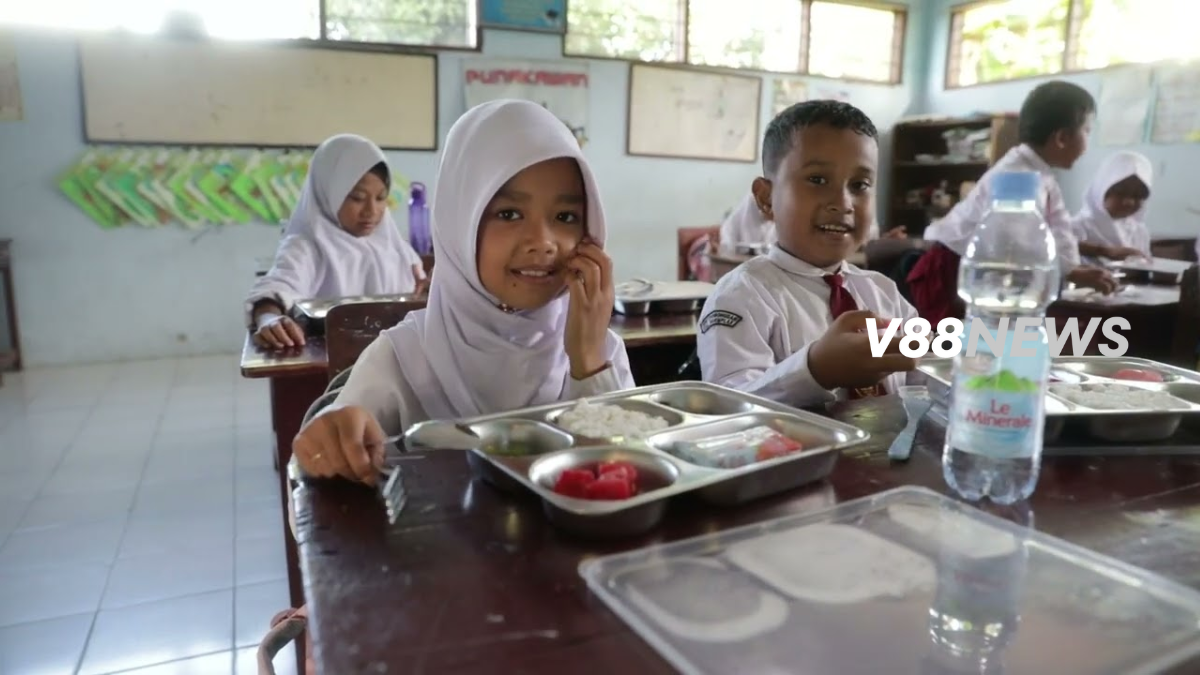 Senyum Lebar Siswa SDN 1 Donohudan di Boyolali